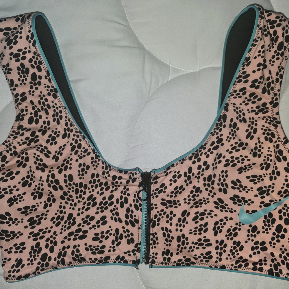 Nike Women's Pink and Black Patterned Sports Bra
